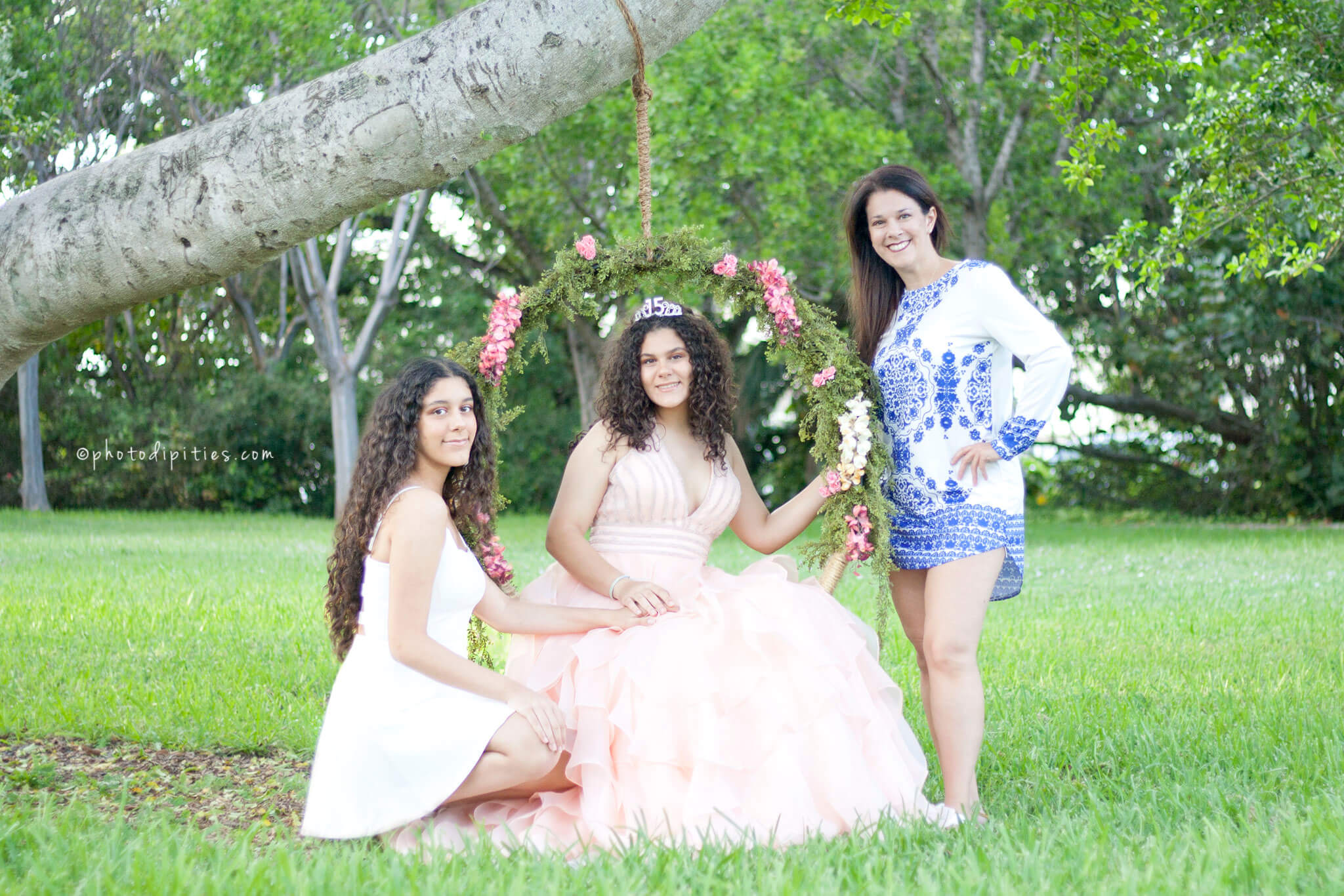 Photodipities Family | Senior Photography - Sweet 15