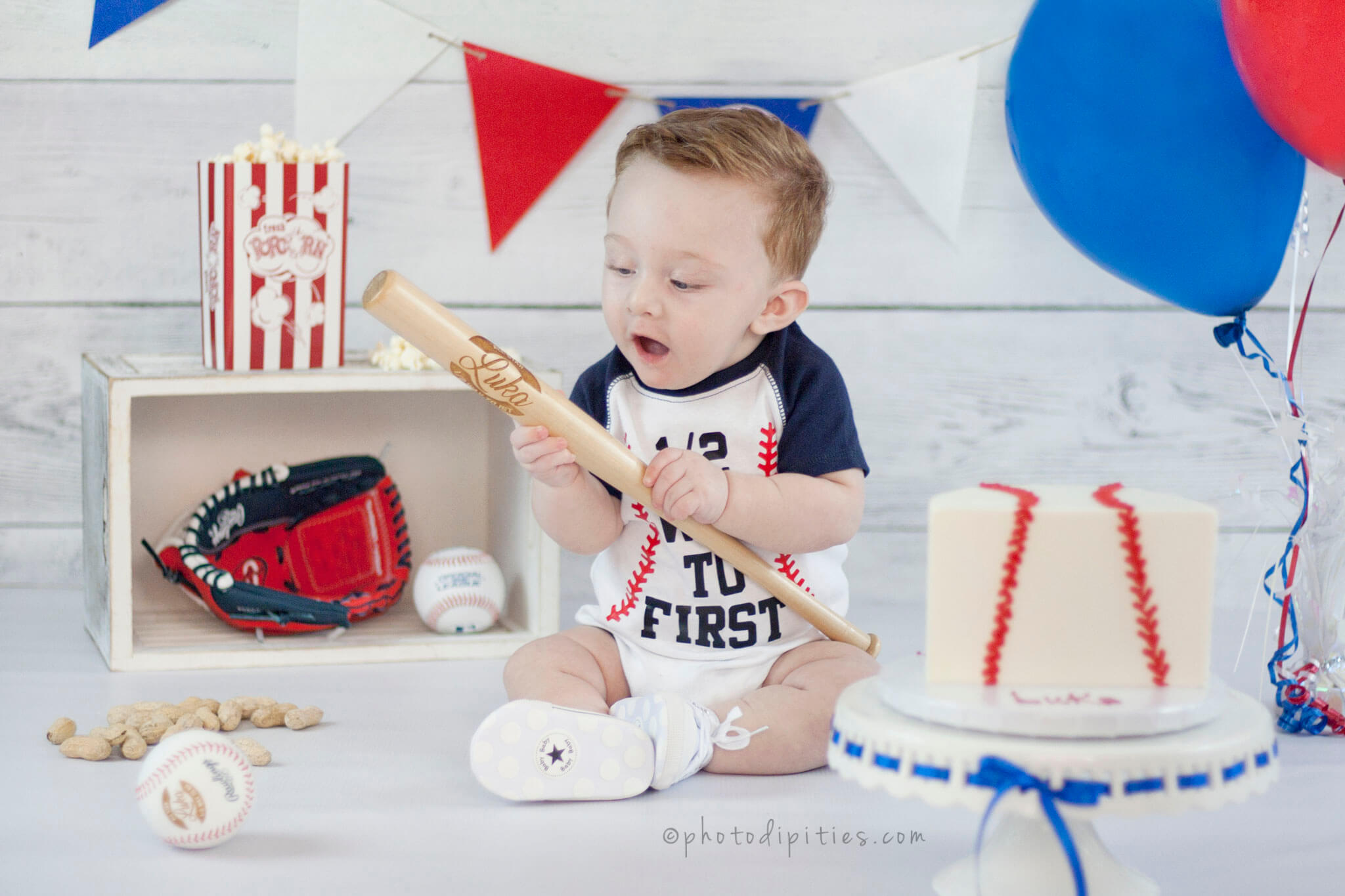 Photodipities Family | Baby Photography - Half Birthday Cake Smash