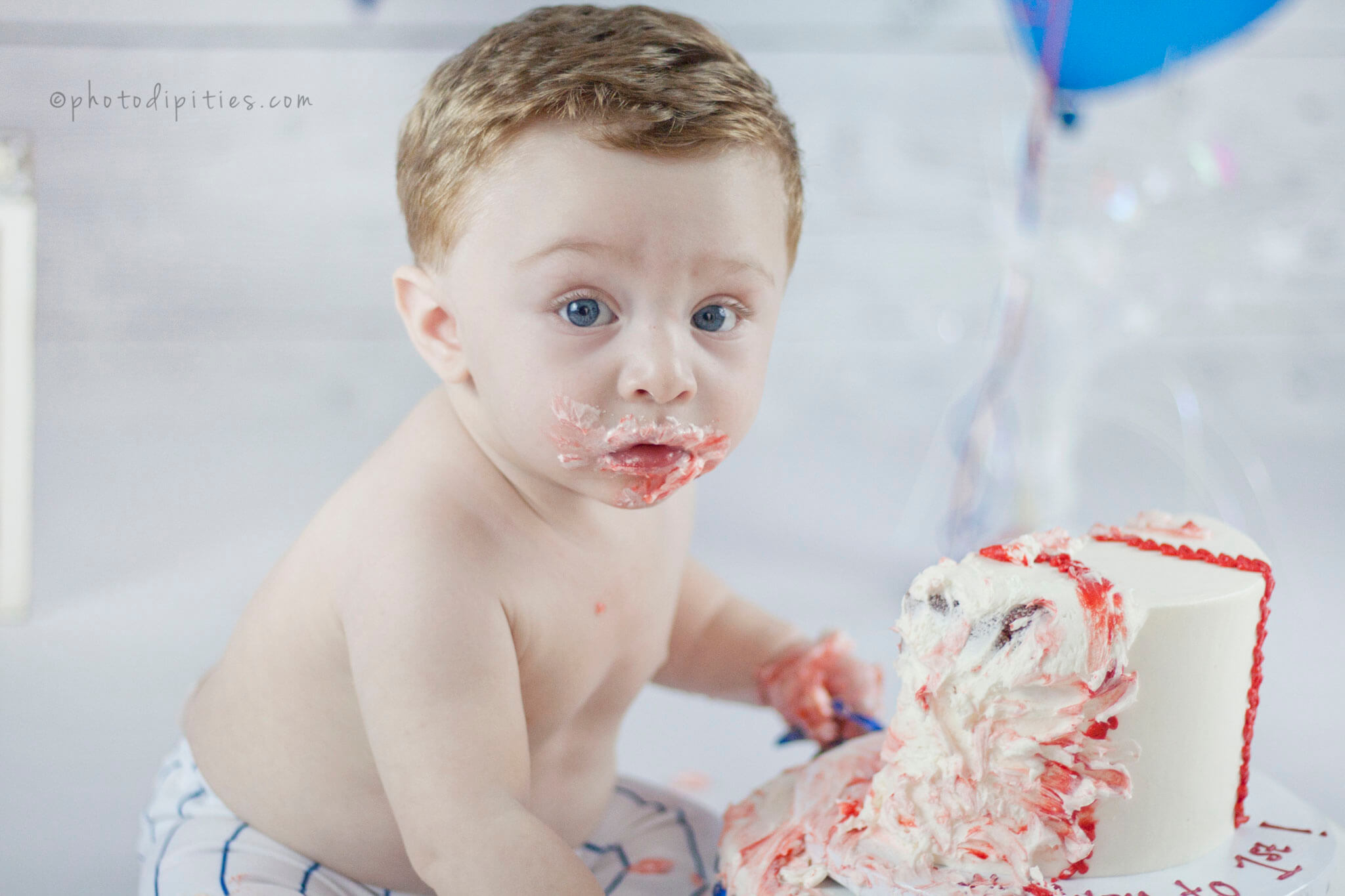 Photodipities Family | Baby Photography - Half Birthday Cake Smash